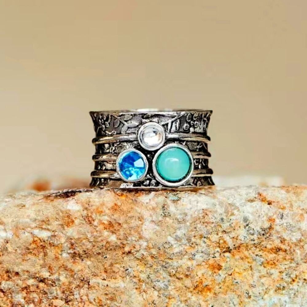 Vintage Pattern Multilayer Inlaid Faux Gemstone Finger Ring - Picture 5 of 5